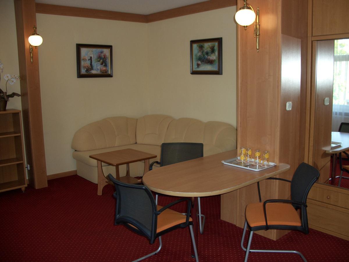 Hotel Alga Ustka Eksteriør billede